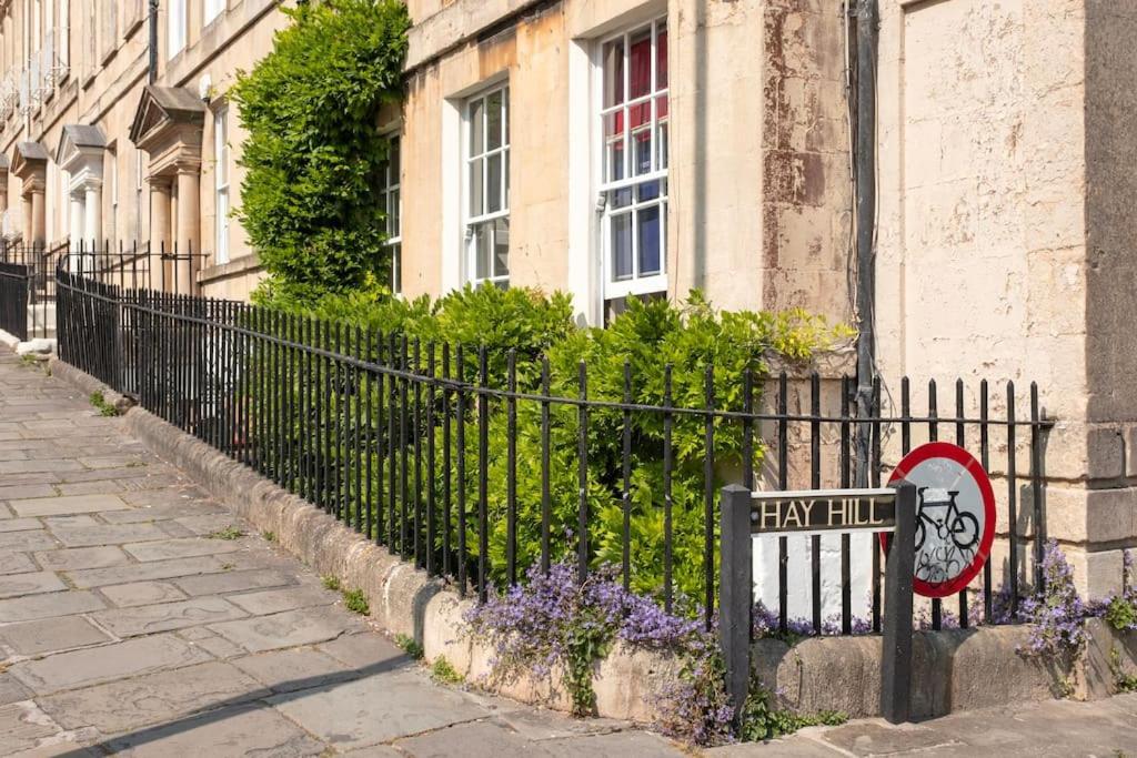 Spacious Apartment - 5 Minutes Walk To Bath Abbey Eksteriør billede