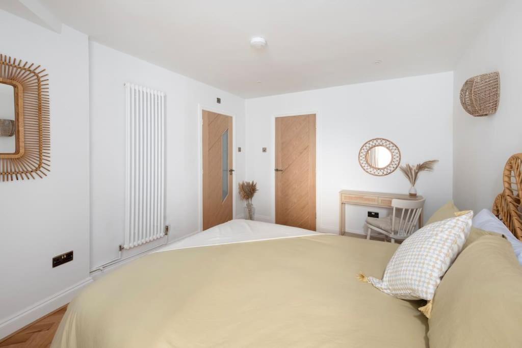 Spacious Apartment - 5 Minutes Walk To Bath Abbey Eksteriør billede