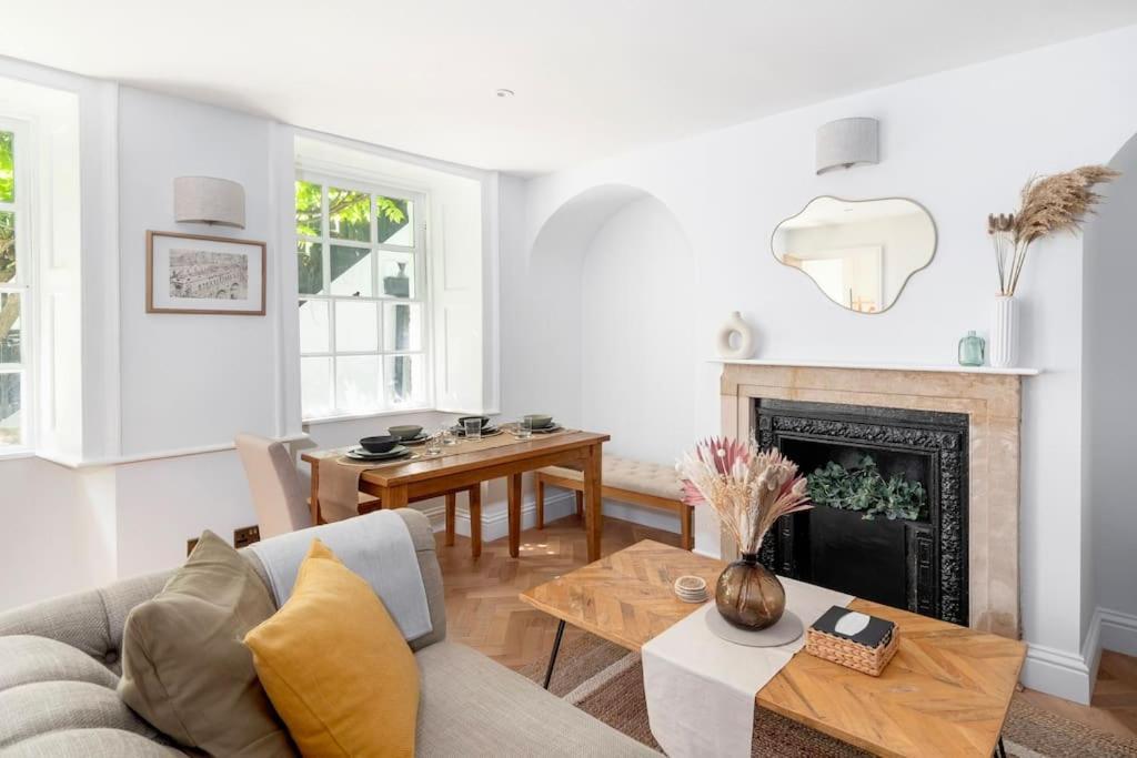 Spacious Apartment - 5 Minutes Walk To Bath Abbey Eksteriør billede